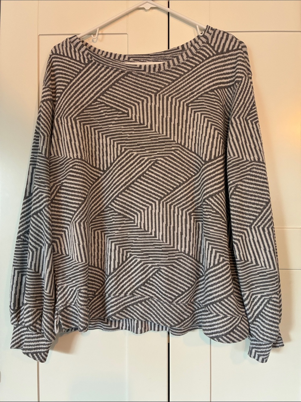 Ellen Tracy Black & White Geometric Stripe Pullover